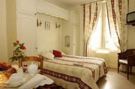 Logis L'Hermitage Buzancais Экстерьер фото