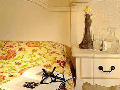 Logis L'Hermitage Buzancais Экстерьер фото